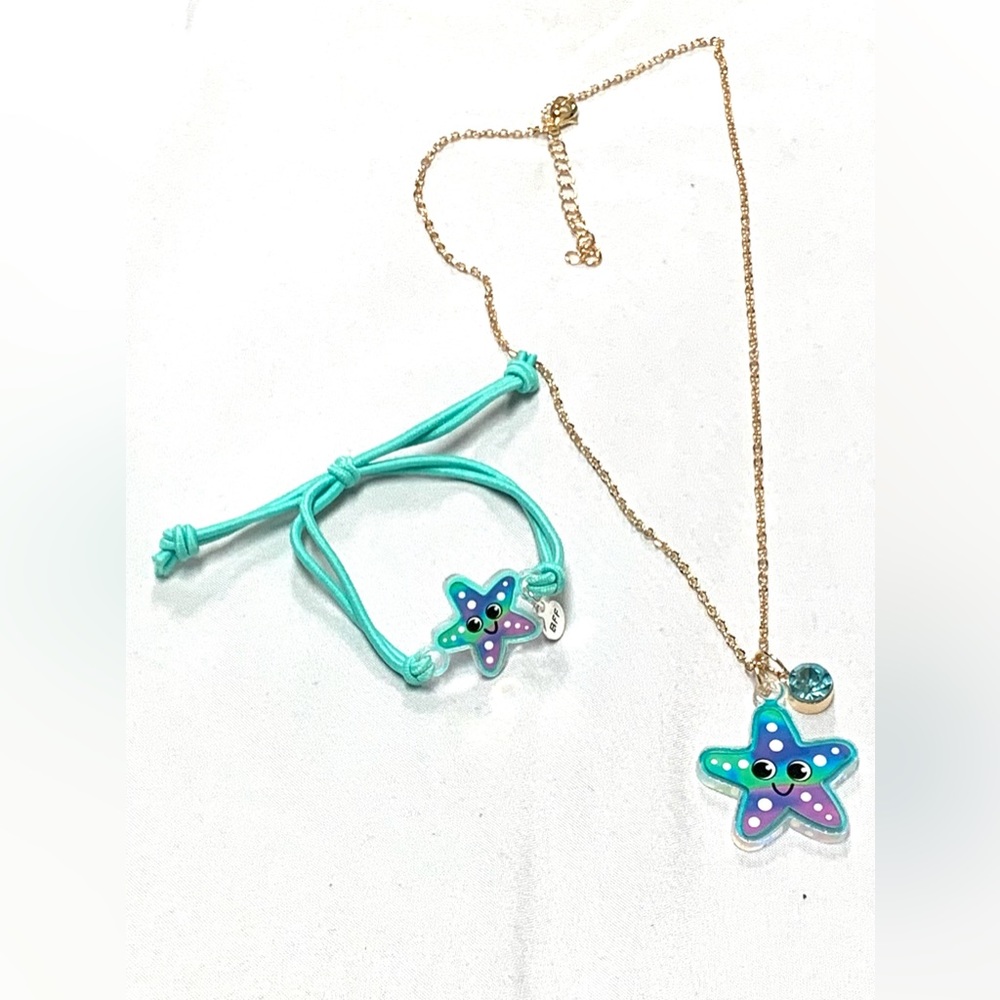 Darling holographic starfish necklace set